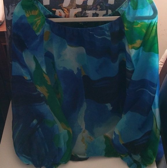 Chaus Tops - Pretty blue print top by Chaus  Size L
